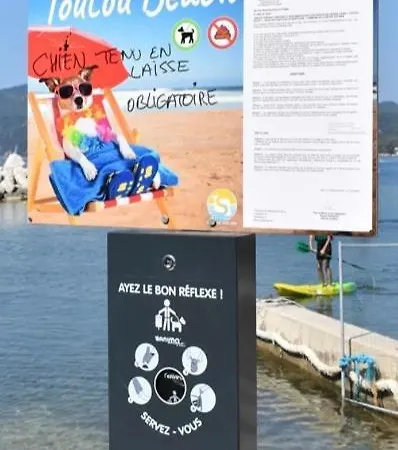 Le Monroe Les Pieds Dans L'eau 10 M De La * La Seyne-sur-Mer